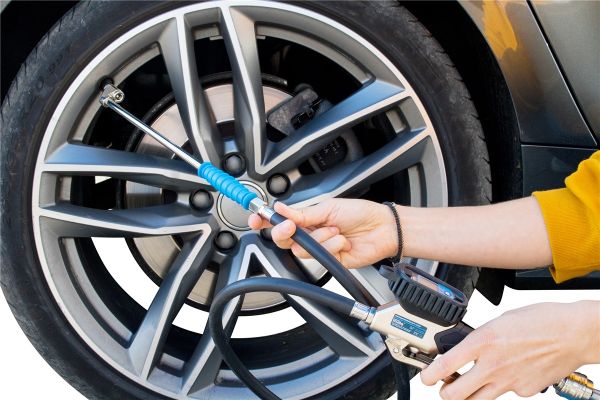 GÜDE digitaler Reifenfüller V 12 PRO digital Manometer 12 bar Reifenfüllgerät 