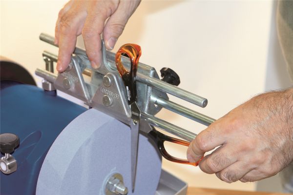 SCHEPPACH Tiger2500 Nassschleifer Schleifmaschine Schleifer mit Zubehör 200W 