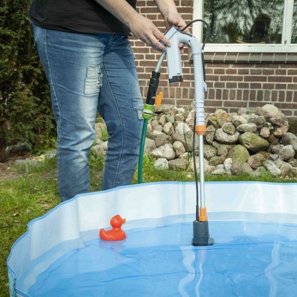 Batavia Akku Regenfasspumpe Wasserpumpe Regentonnepumpe 12V inkl. Akku u. Ladeg.