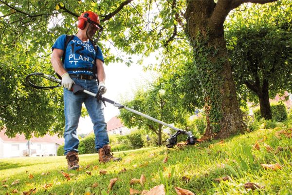 Scheppach 4in1 Benzin Gartenpflegeset Heckenschere Trimmer Rucksack MFH5300-4BP 